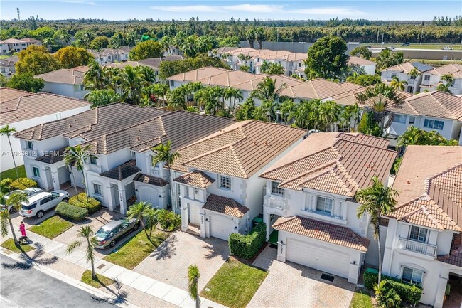 Building Photo - 7044 NW 115th Ct