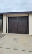 Building Photo - 4426 Via San Rafael