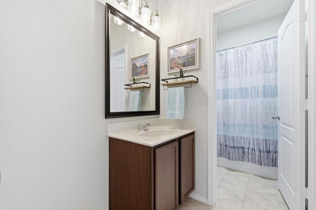 Building Photo - 253 Calvert St