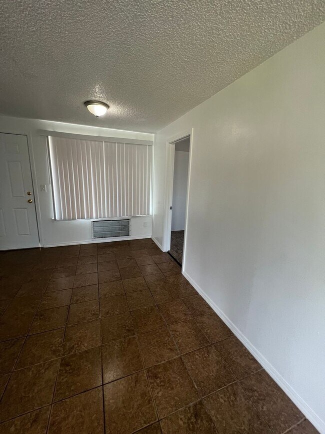 Building Photo - Parkland Duplex