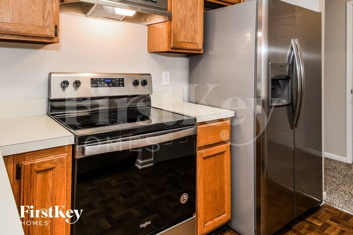 Building Photo - 1717 Swimming Salmon Pl N