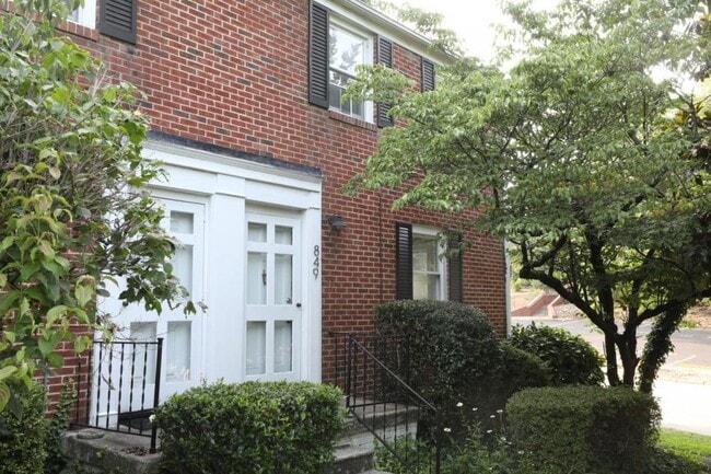 Building Photo - 849 Bryan St