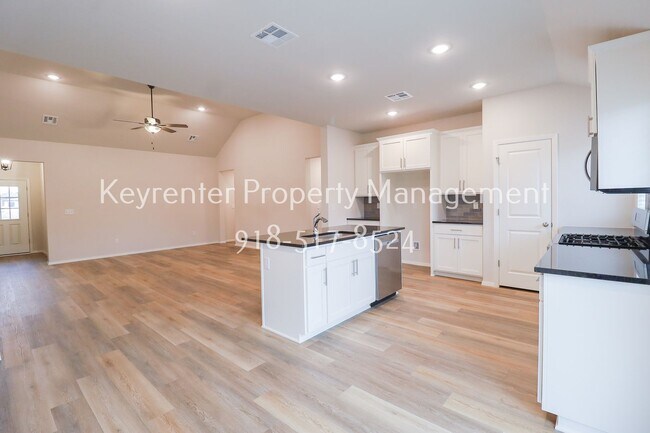 Building Photo - 4 Bed 3 Bath New Construction Simmons Home at Pine Valley Ranch