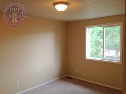 Building Photo - Prime Tigard Location, Summer Lake Neighborhood / Morning Hill, Close To Progress Ridge, Pet Frie...