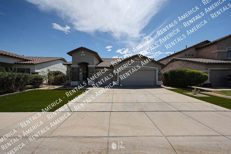 Primary Photo - 2211 W Olive Way