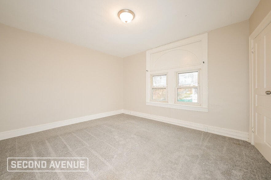 Building Photo - 7645 Highland Ave