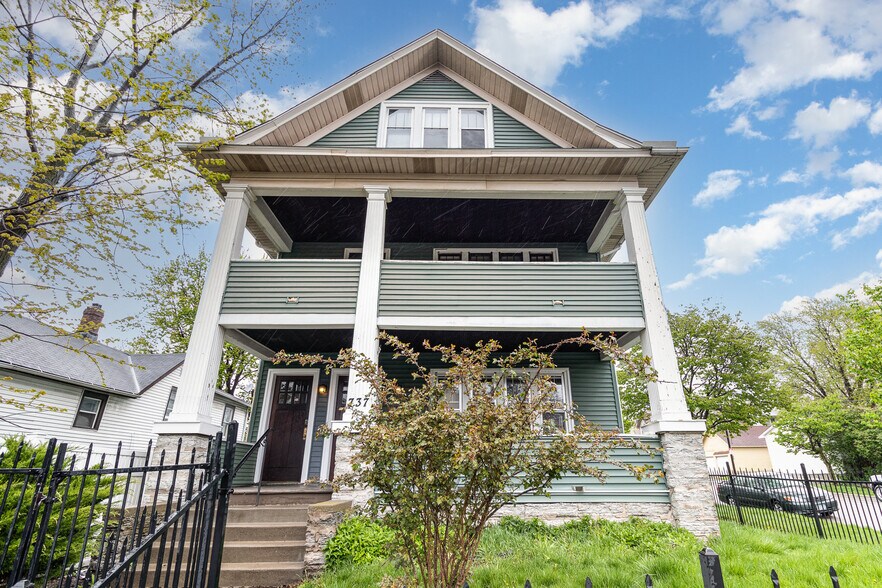 Building Photo - 737 Sims Ave