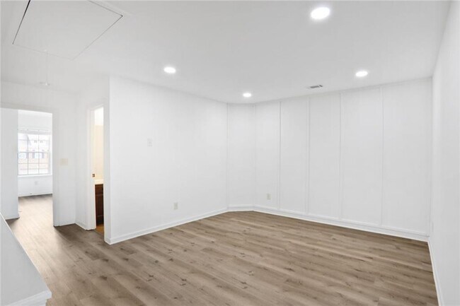 Building Photo - 2528 Morgan Chase Dr