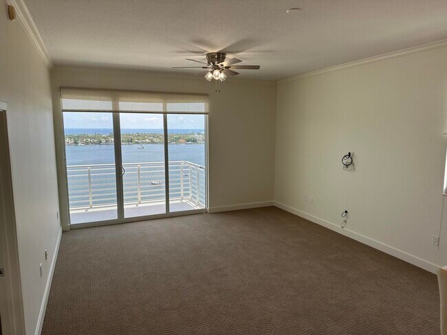 Building Photo - 1551 N Flagler Dr