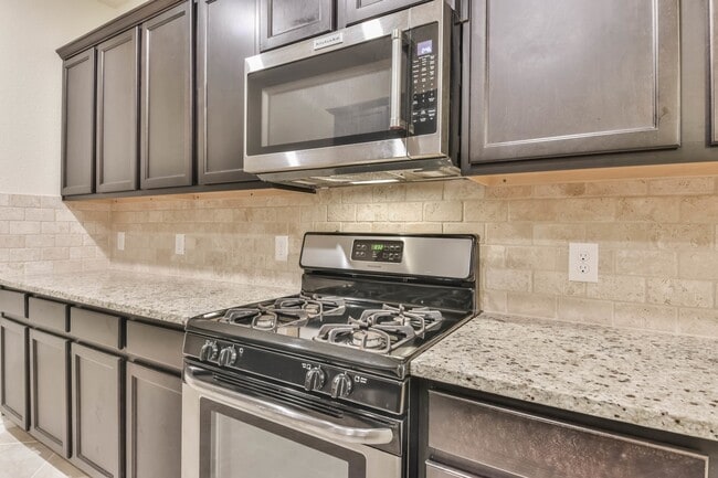 Building Photo - 16131 Beachside Pl