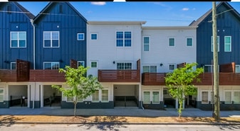 Building Photo - 126 E 19th St