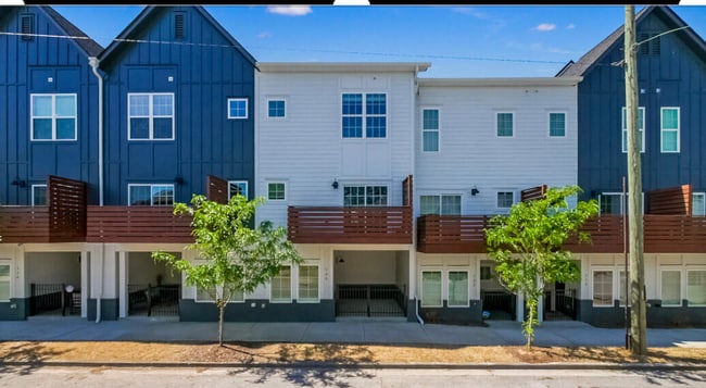 Building Photo - 126 E 19th St