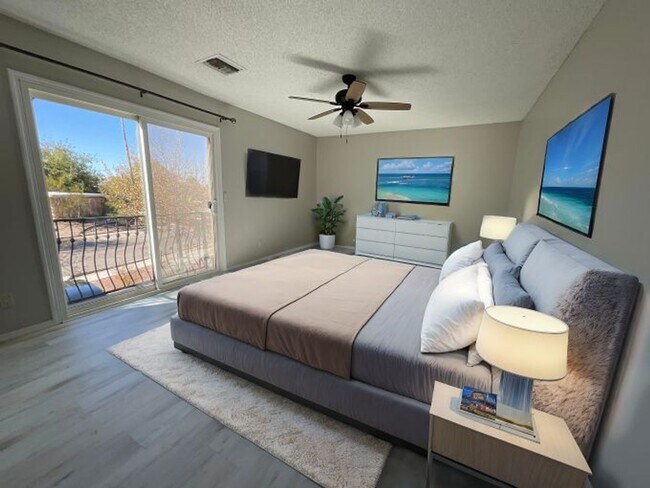 Building Photo - East side beauty with owned solar system