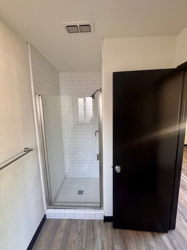 Building Photo - Charming 3 Bed/ 2 Bath Home in Clovis