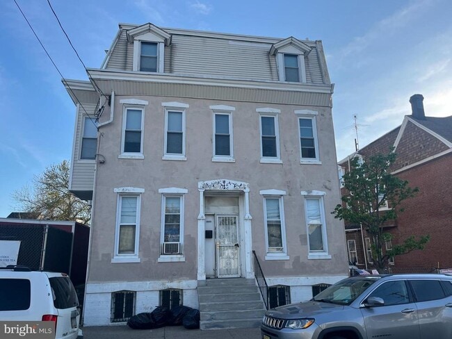 Building Photo - 2666 Bridge St