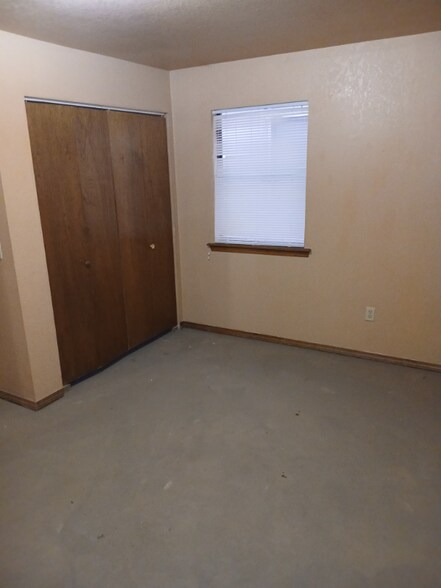 Building Photo - 902 Cynthia St