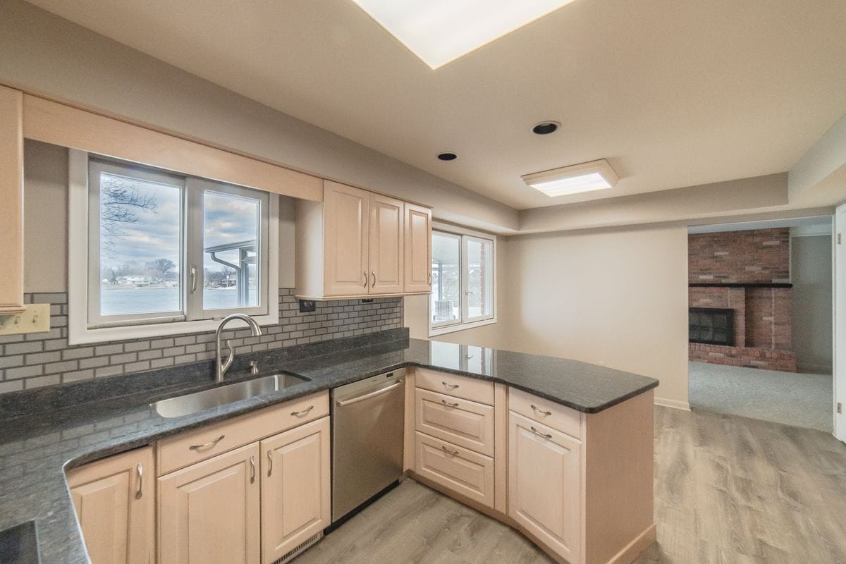 Building Photo - 1587 3 Lakes Dr