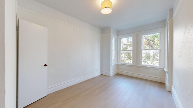 Building Photo - 1659 Grant Ave