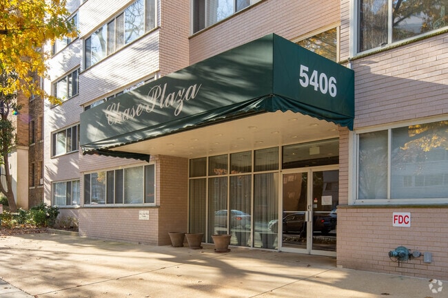 Building Photo - Chase Plaza Apartments