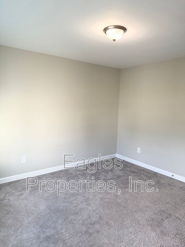 Building Photo - 117 Kenbridge Ln