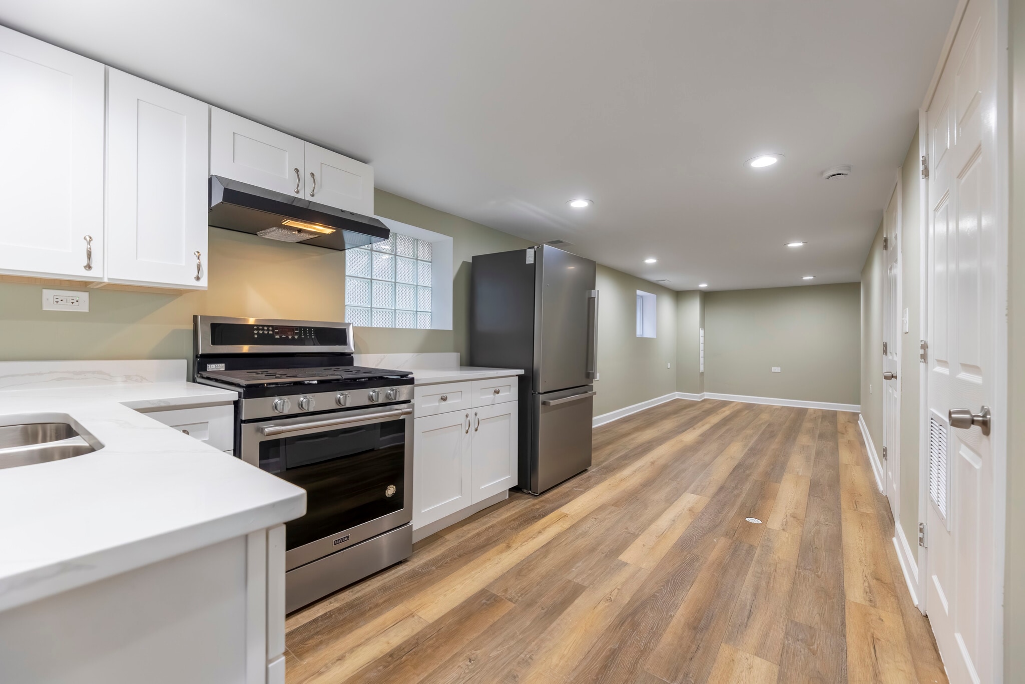 Building Photo - 6327 S Kenneth Ave