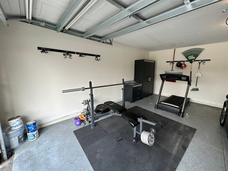 Building Photo - 246 Verdi St