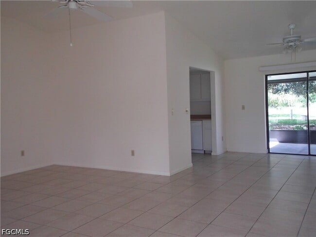 Building Photo - 111 Doveside Ln