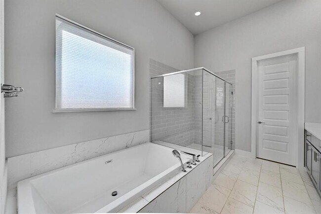 Building Photo - 7200 Cordoba Dr