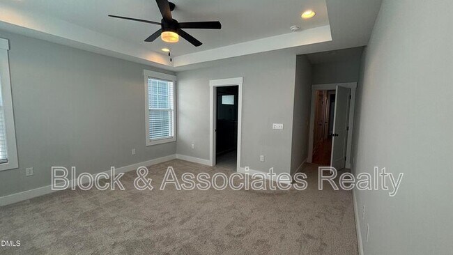 Building Photo - 200 E Moore St