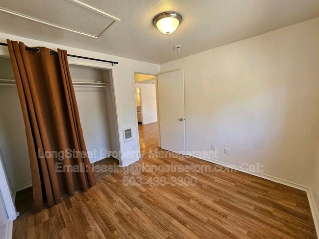 Building Photo - 4553 NE 105th Ave