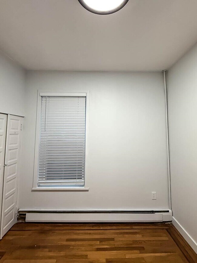 Building Photo - 391 Woodlawn Ave