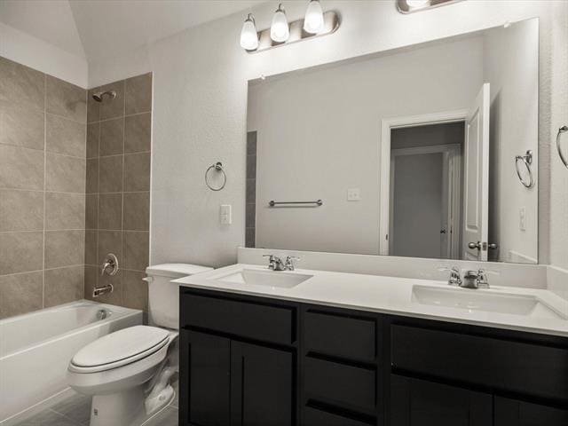 Building Photo - 2036 Almassera Dr