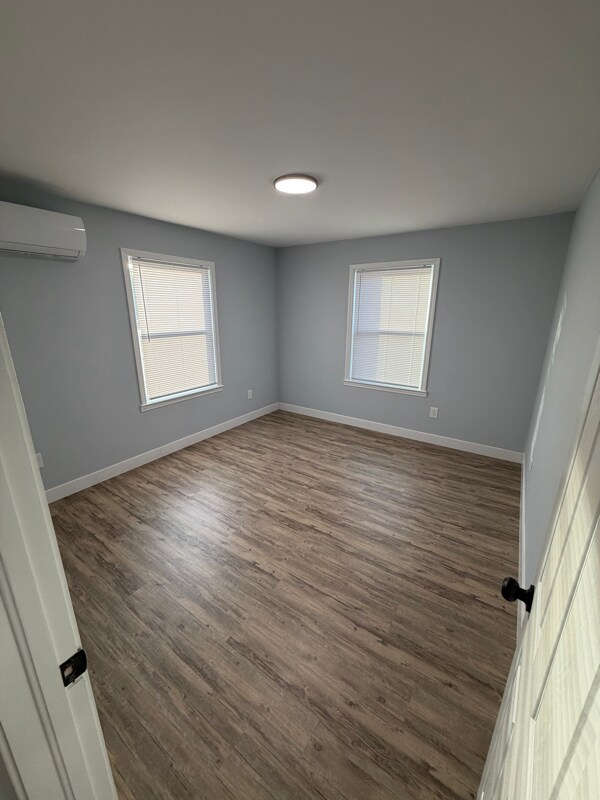 Building Photo - 104 S Dover St