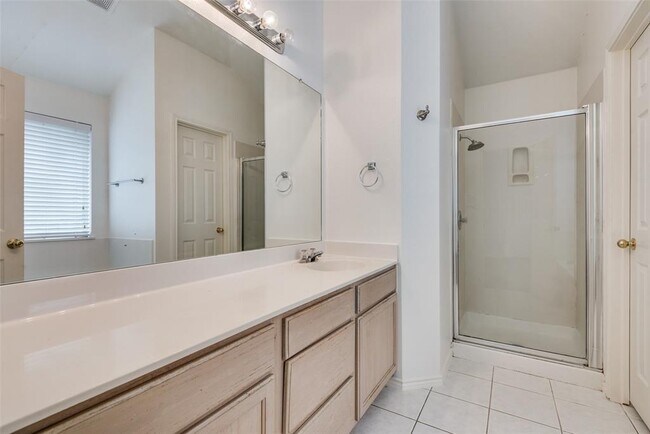 Building Photo - 1723 Rosenborough Ln S
