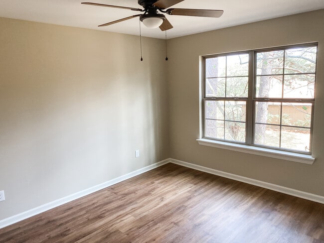 Building Photo - 9013 Fox Creek Dr.
