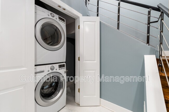 Building Photo - 1553 9th St NW