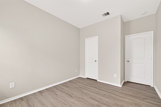 Building Photo - 20112 Leaf River Cir