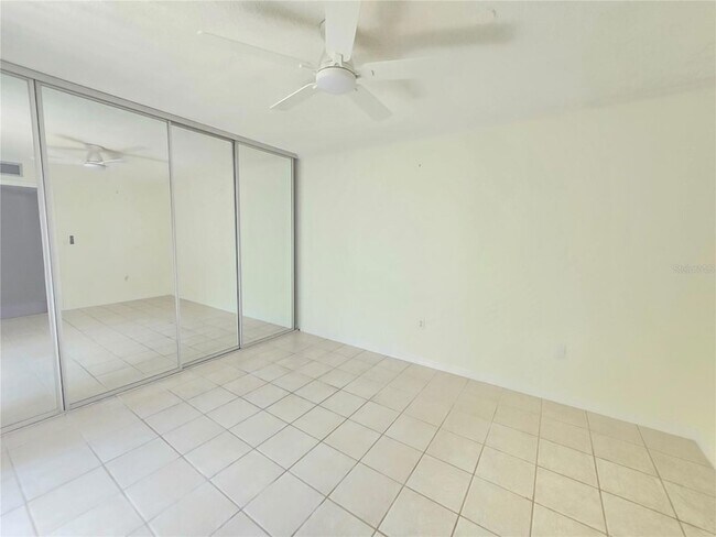 Building Photo - 5263 Brook Ct