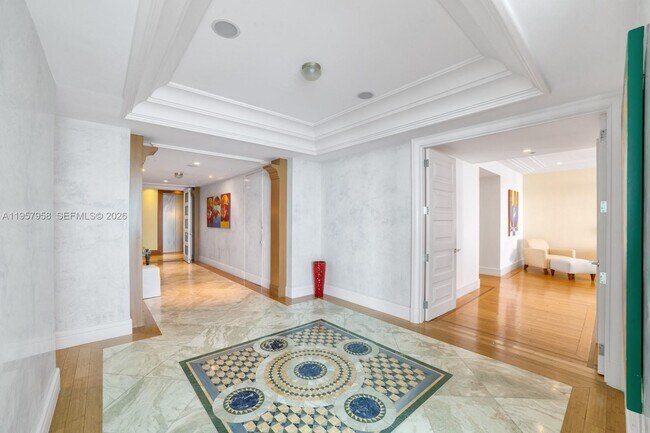 Building Photo - 100 South Pointe Dr