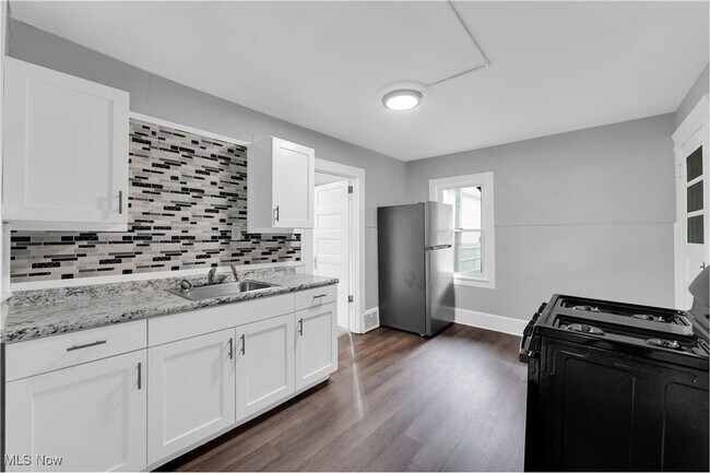 Building Photo - 3122 W 30th St