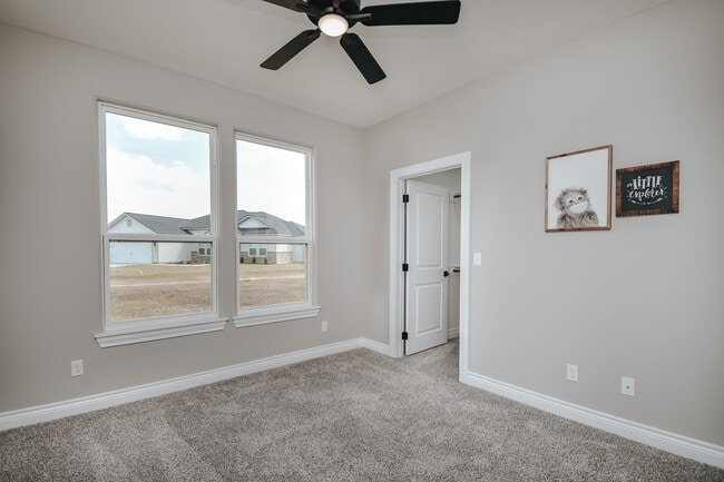 Building Photo - 508 Townhall Ln