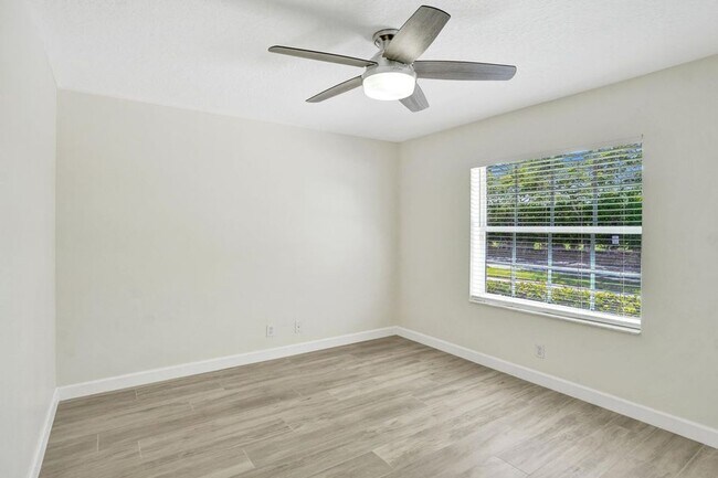 Building Photo - 5033 S La Sedona Cir