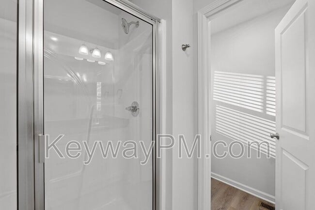 Building Photo - 1301 Newbern Dr