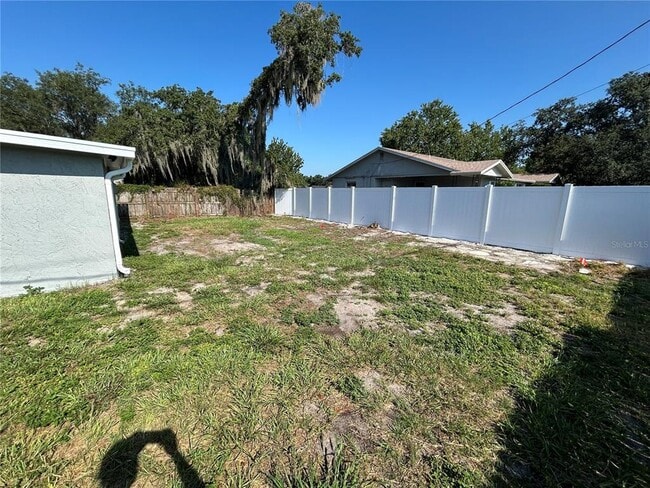 Building Photo - 775 E Magnolia Ave