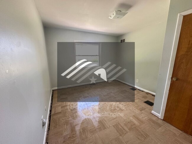 Primary Photo - 2723 McCall St