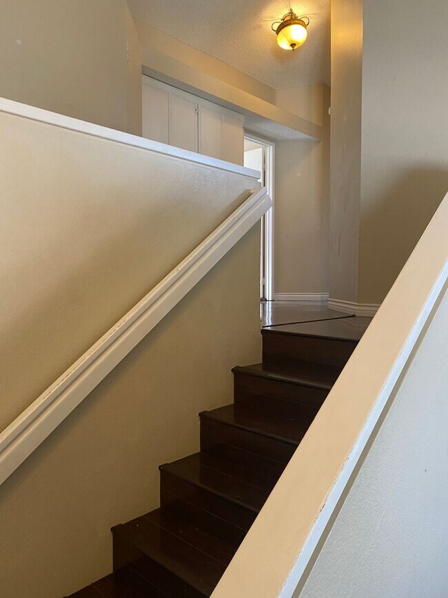 Building Photo - Spacious 3-Bed, 2.5-Bath Home – Limited-Ti...