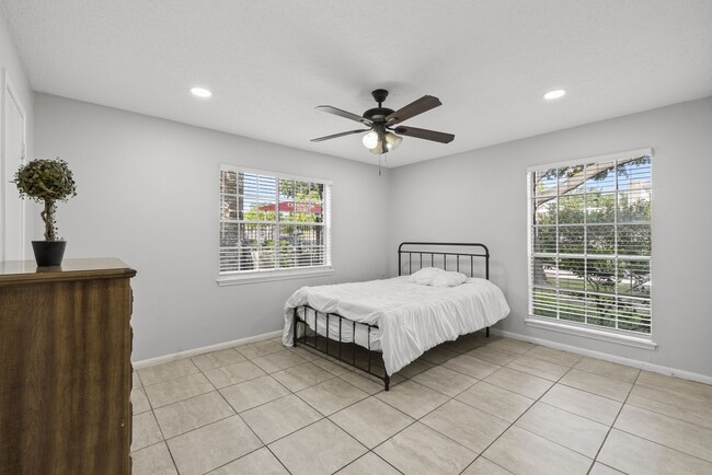 Building Photo - 7900 Westheimer Rd