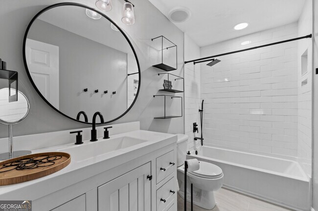 Building Photo - 4419 Silver Ridge Way SW
