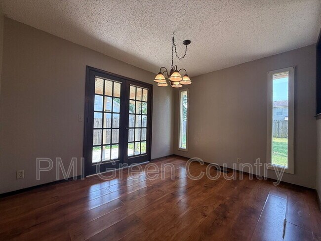 Building Photo - 7530 E 78th St
