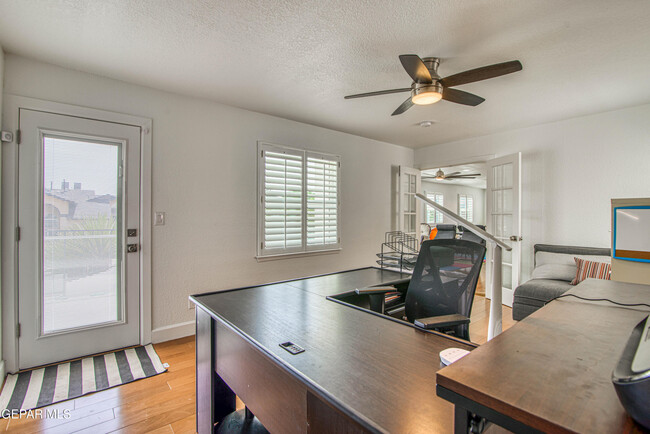 Building Photo - 6205 Brisa Del Mar Dr